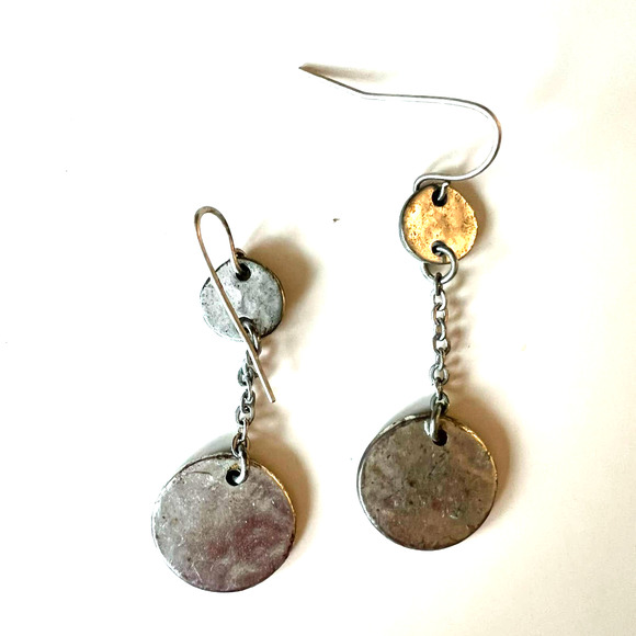 Lightweight Small Silver Tone Dangle Disk Earrings - Picture 4 of 4